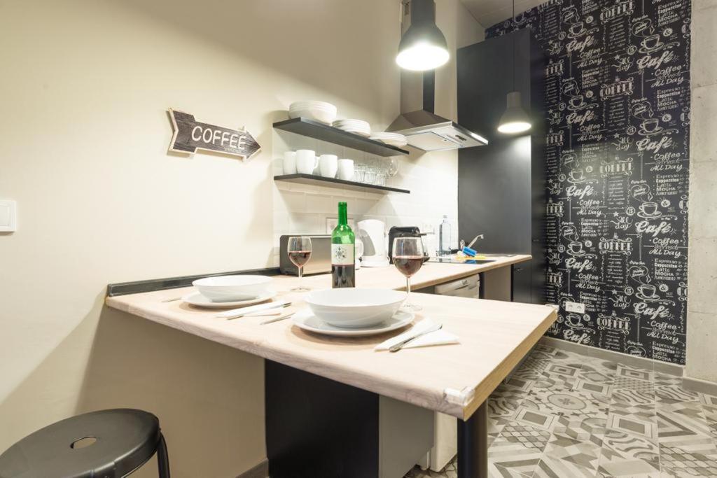 Historical Center Ollerias Apartment มาลากา ภายนอก รูปภาพ